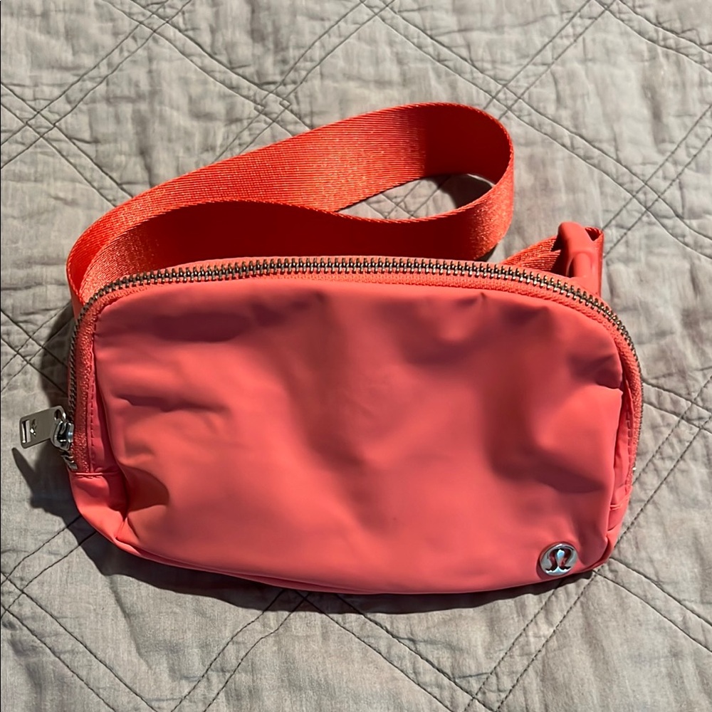 Lululemon Everywhere Belt Bag Raspberry Cream
